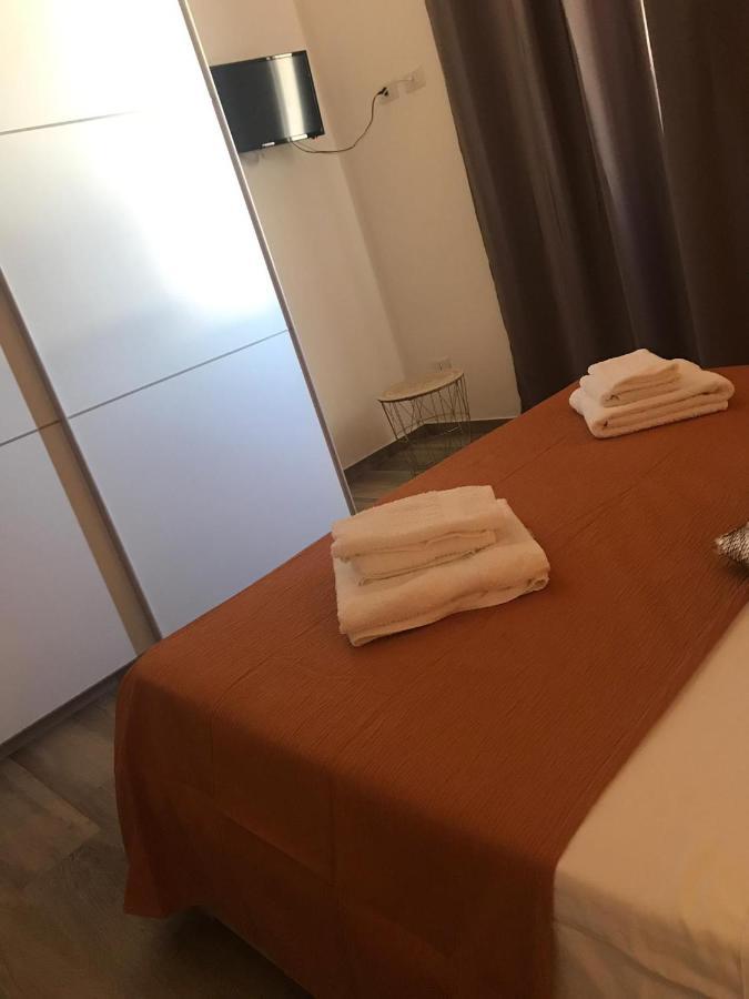 B&B Hollywood - Parcheggio Privato Porto Cesareo Eksteriør billede